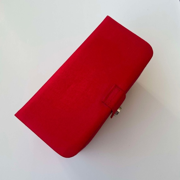 BRAND NEW SHISEIDO COSMETIC CASE VANITY RED BAG MAKEUP BAG BRAND MERCH MUA - Picture 8 of 8